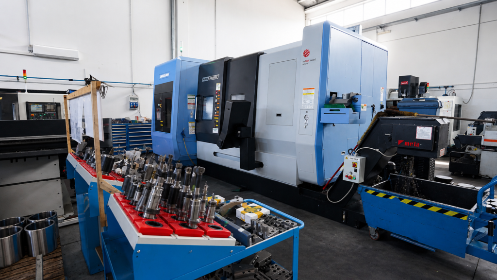 Tornio multi-tasking Doosan Puma SMX 2600S con testa tiltante asse B